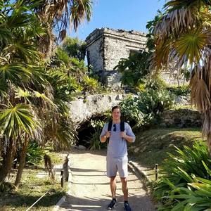 Meet your Posher, Elijah